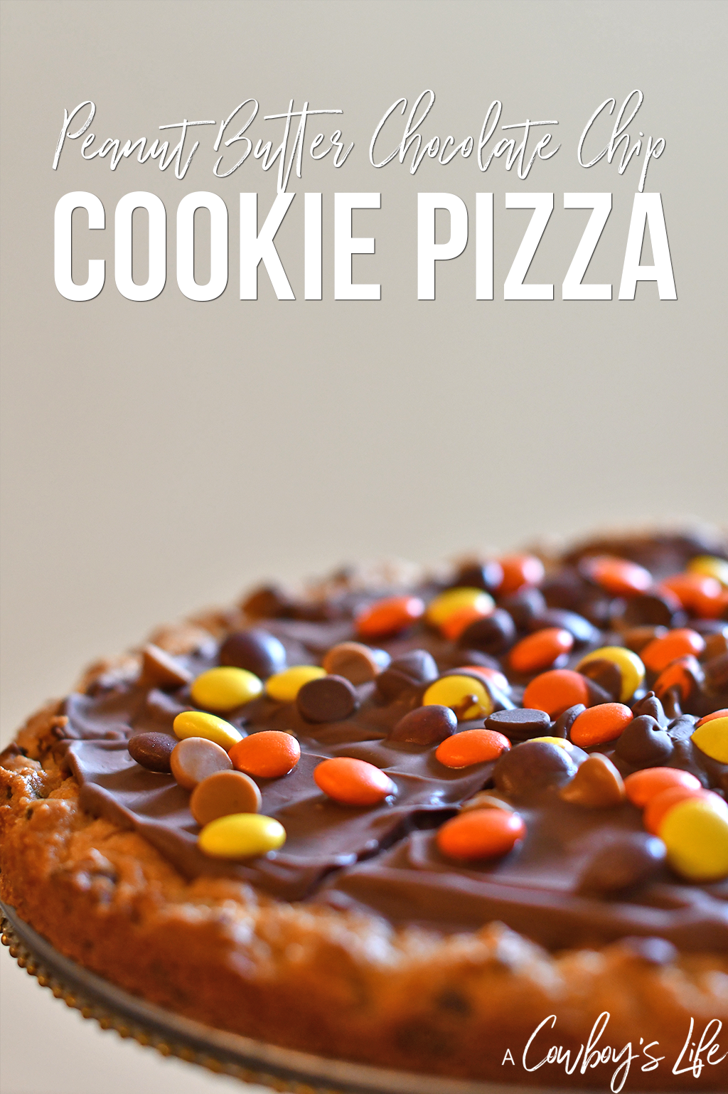 peanut butter chocolate chip cookie pizza
