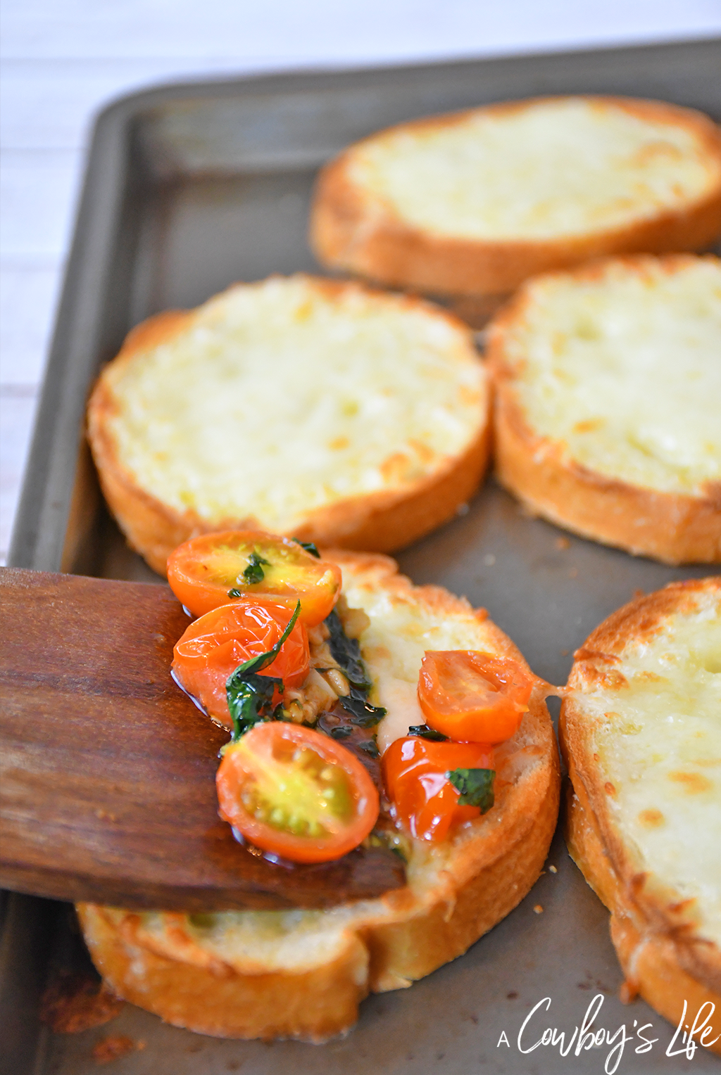 Tomato Caprese Garlic Bread