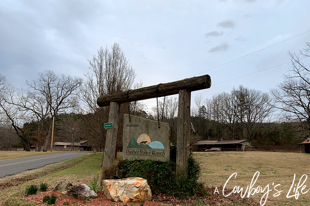 Where to stay in Hot Springs? Panther Valley Ranch! It’s the perfect and charming ranch in Arkansas. #hotsprings #visitarkansas #vacation