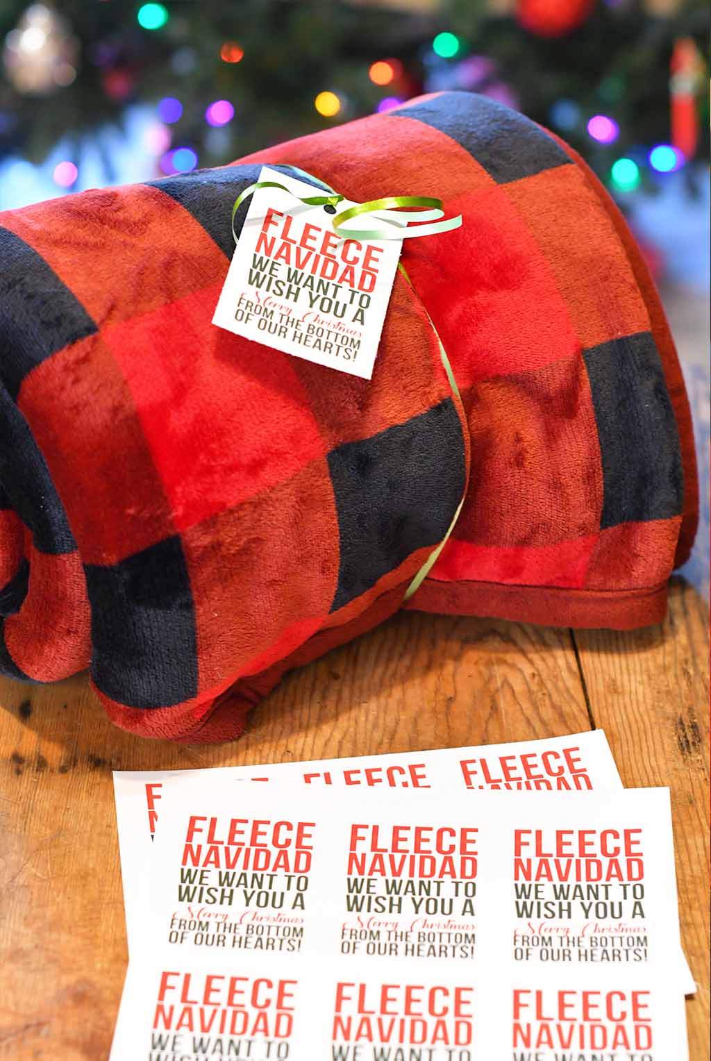 Free printable Fleece Navidad Gift Tag