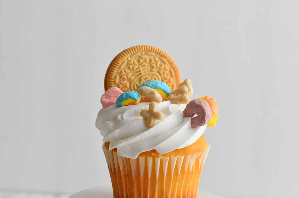 How to make Lucky Charms Cupcakes