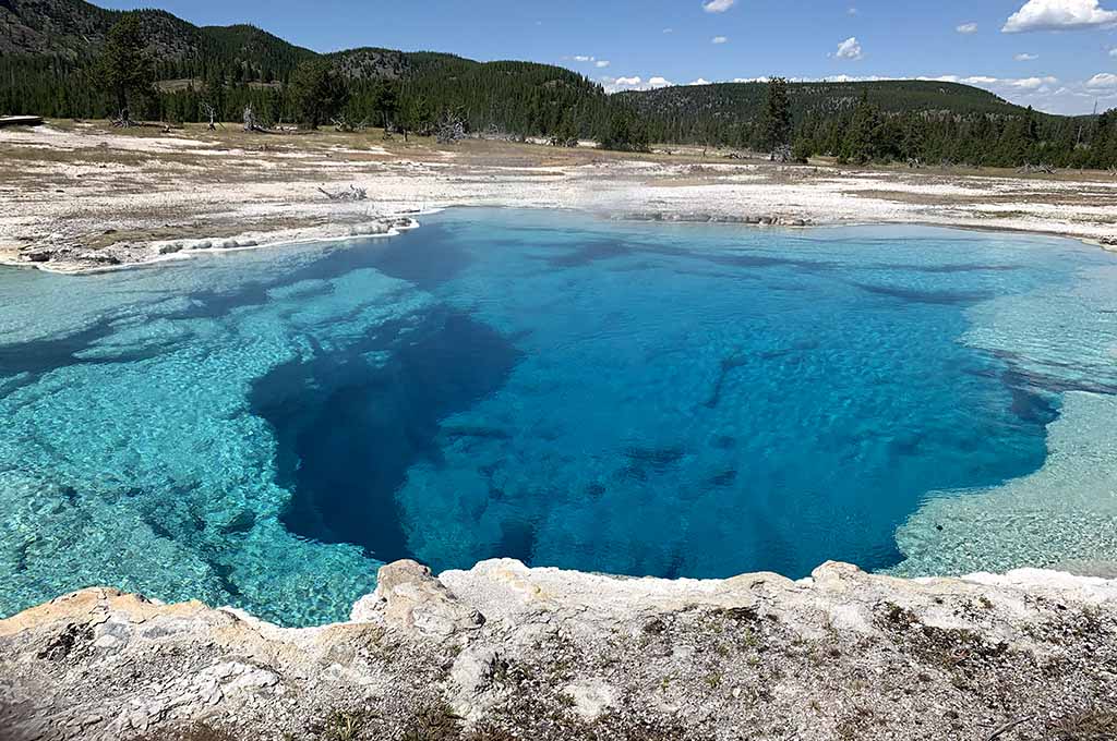 2 Day Itinerary for Yellowstone National Park
