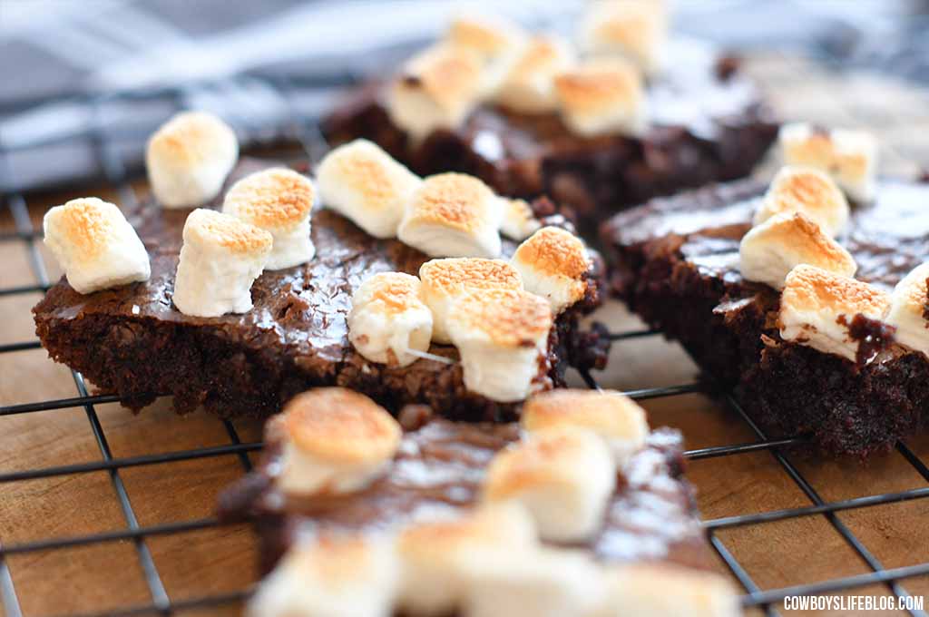 How to make hot chocolate brownies