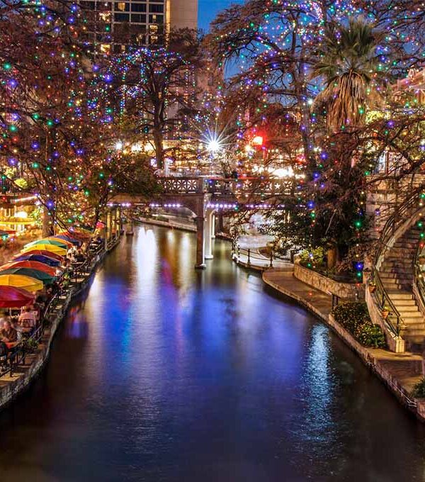 Where to see the best Christmas lights in San Antonio
