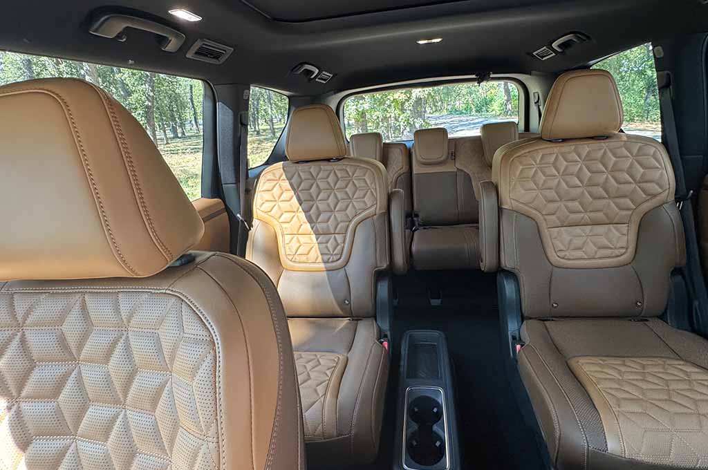 Nissan Armada interior